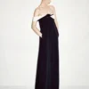 Asymmetrisches Abendkleid aus drapiertem Kreppsatin Asymmetrisches Abendkleid aus drapiertem Kreppsatin