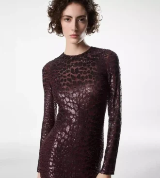 Besticktes Abendkleid mit Langarm und Krokodileffekt