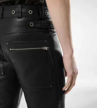 Bikerhose aus genarbtem Leder