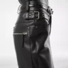 Bikerhose aus strukturiertem Narbenleder Bikerhose aus strukturiertem Narbenleder