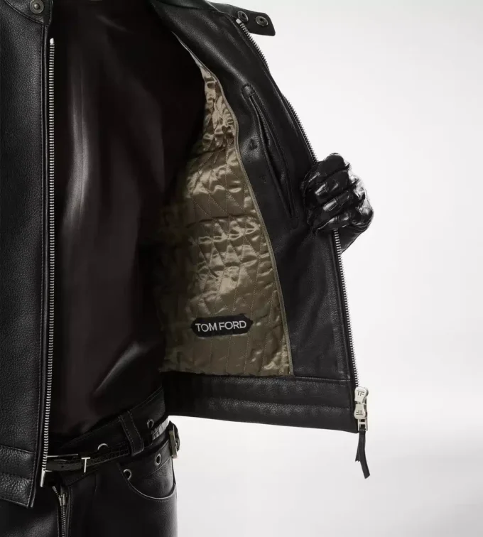 Bikerjacke aus genarbtem Leder mit Reißverschluss Bikerjacke aus genarbtem Leder mit Reißverschluss