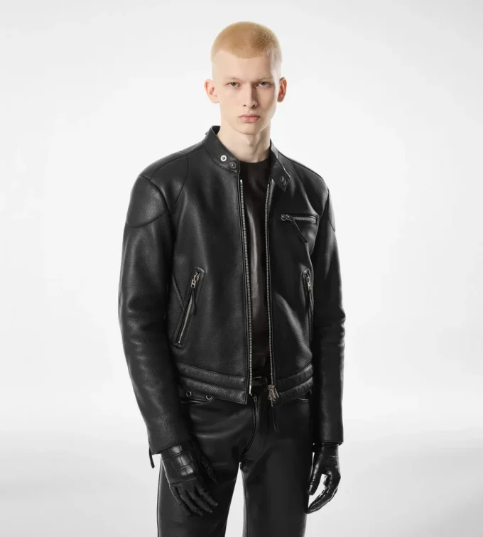 Bikerjacke aus genarbtem Leder mit Reißverschluss Bikerjacke aus genarbtem Leder mit Reißverschluss