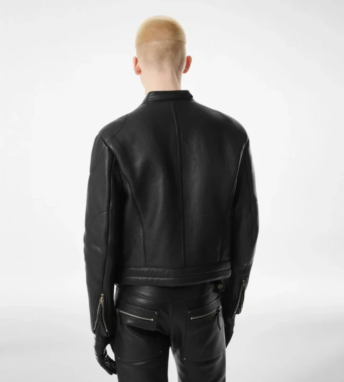 Bikerjacke aus genarbtem Leder mit Reißverschluss Bikerjacke aus genarbtem Leder mit Reißverschluss