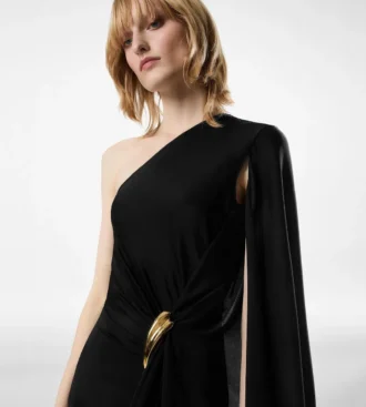 Einseitiges Abendkleid mit Cape und Liza-Hardware-Details Einseitiges Abendkleid mit Cape und Liza-Hardware-Details