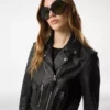 Glänzende Bikerjacke aus Plonge-Leder Glänzende Bikerjacke aus Plonge-Leder