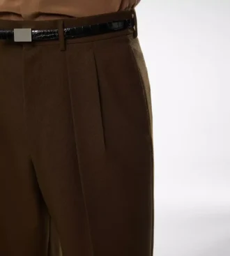 Hose mit doppelter Falte aus gebrochenem Twill