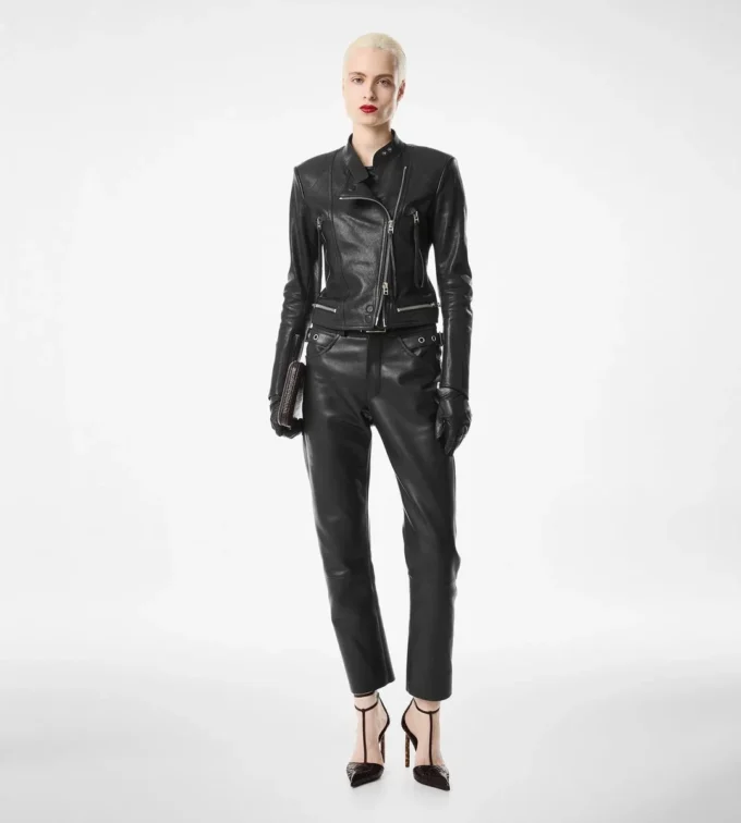 Bikerhose aus strukturiertem Narbenleder Bikerhose aus strukturiertem Narbenleder
