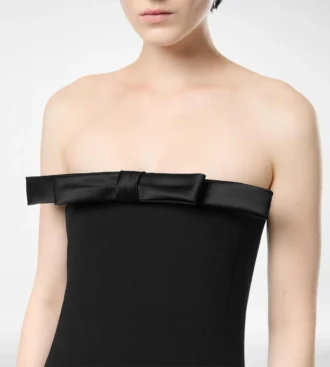 Schweres Cocktailkleid aus Crêpe Envers-Satin mit Schleifendetail Schweres Cocktailkleid aus Crêpe Envers-Satin mit Schleifendetail