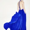 Seiden-Halterneck-Abendkleid mit Sunray-Plissee Seiden-Halterneck-Abendkleid mit Sunray-Plissee
